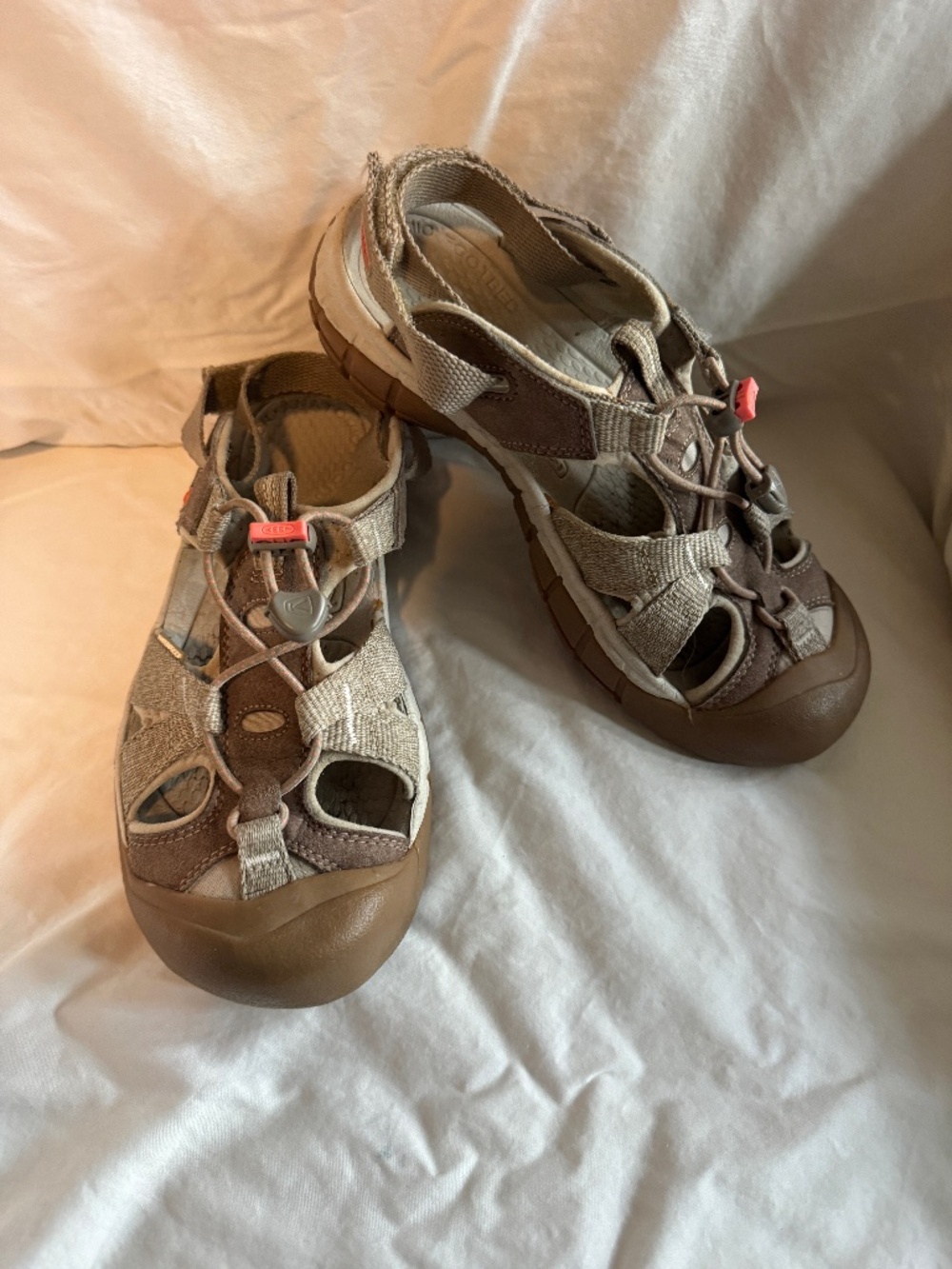 KEEN RAVINE WATER SANDALS - Women's Size 8